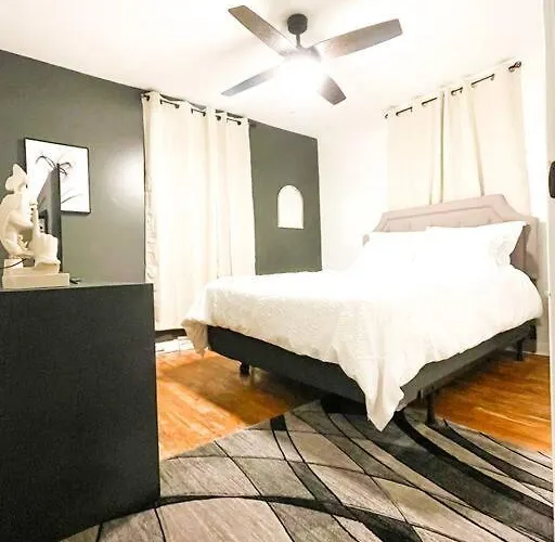 Villa Hidden Gem W1 King Bed &2 Queens *