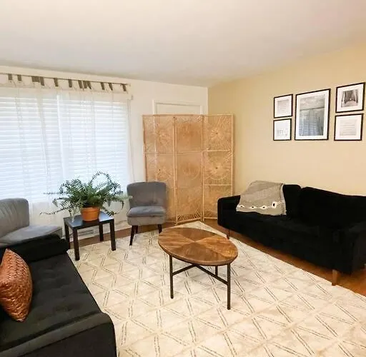 Hidden Gem W1 King Bed &2 Queens * Winston-Salem