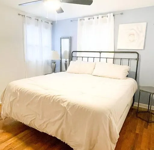Villa Hidden Gem W1 King Bed &2 Queens