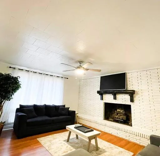 Hidden Gem W1 King Bed &2 Queens